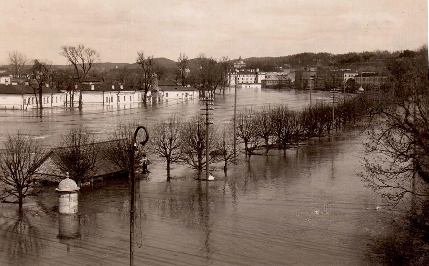 didysis-vilniaus-potvynis-1931-bw.jpg