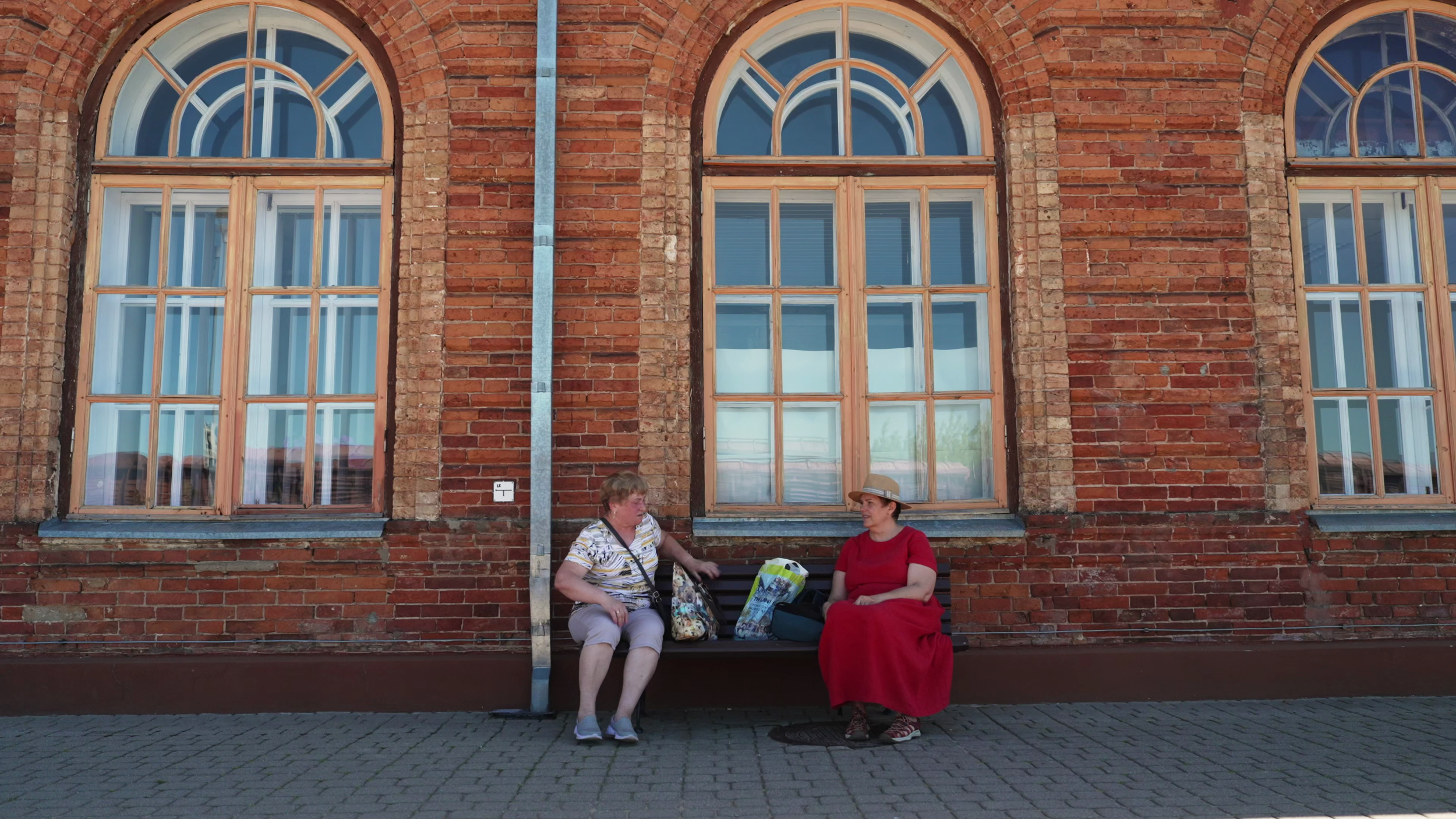 Švenčionėlių traukinių stotyje / Vaizdo pasakojimo stop kadras