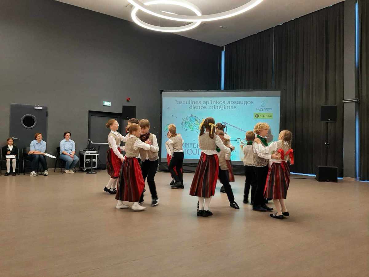 / Šiaulių jėzuitų mokykla