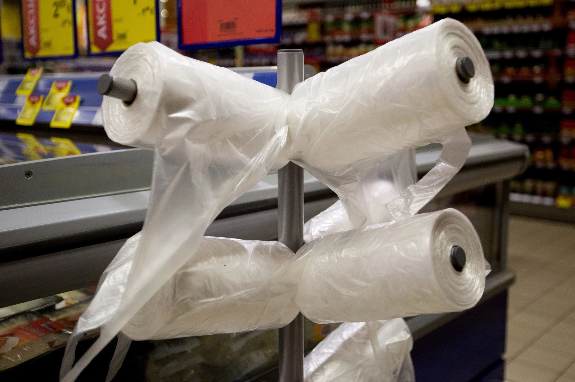 Draudžiant nemokamai dalyti plastiko maišelius, Vyriausybė siūlo numatyti alternatyvas (atnaujintas)