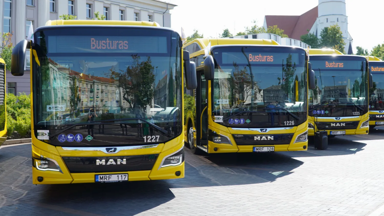 BUSTURAS autobusai