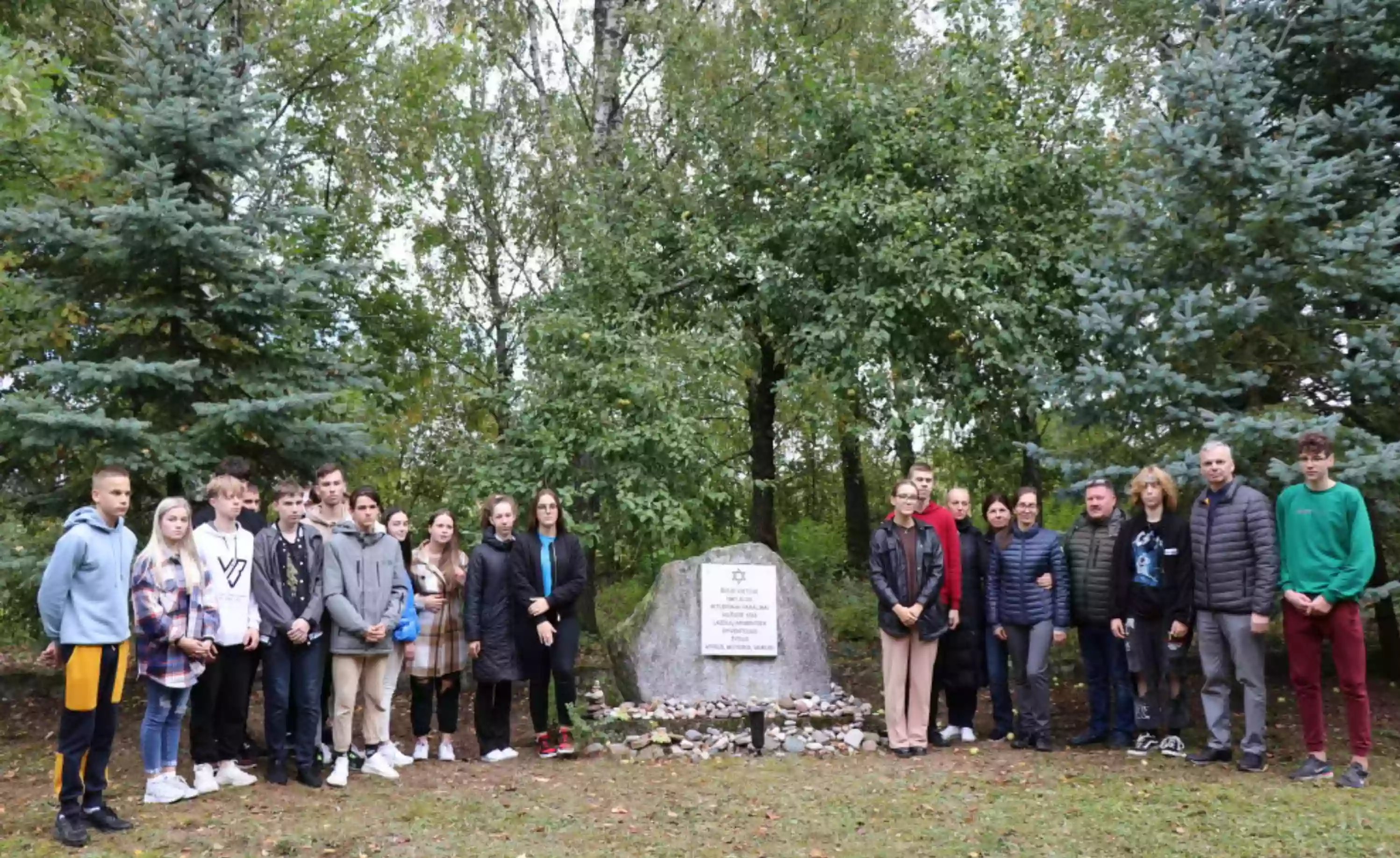Lietuvos žydų genocido aukų atminimas Lazdijuose pagerbtas eitynėmis ir paroda