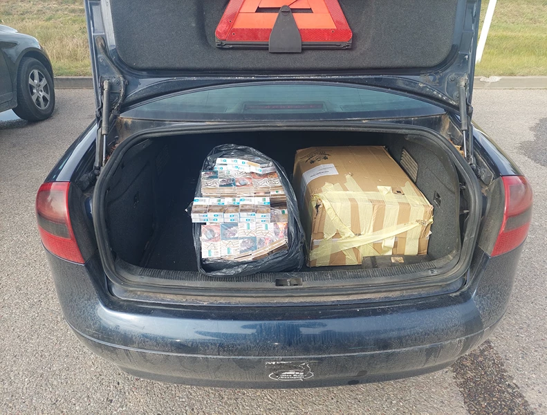 Pareigūnai tikrino prieniškio blaivumą ir automobilyje rado cigarečių