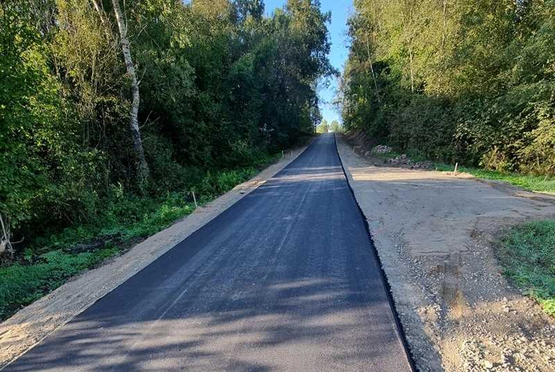 Pakalnės gatvė padengta nauju asfaltu