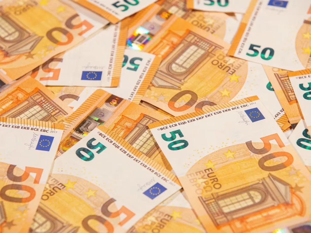 stack-fifty-euro-banknotes_181624-44770