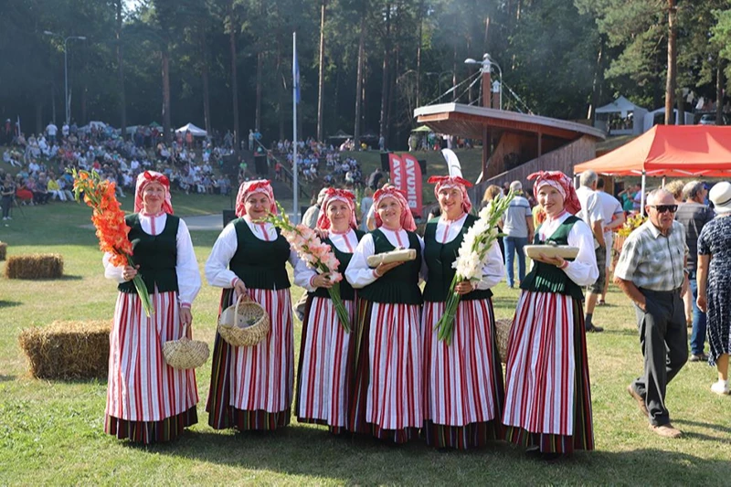 Kopūstienės virimo čempionatas.