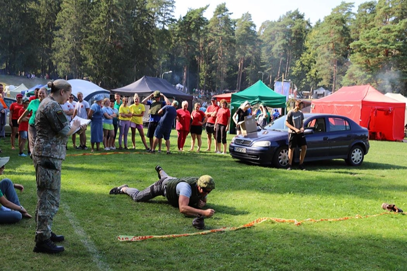 Kopūstienės virimo čempionatas.