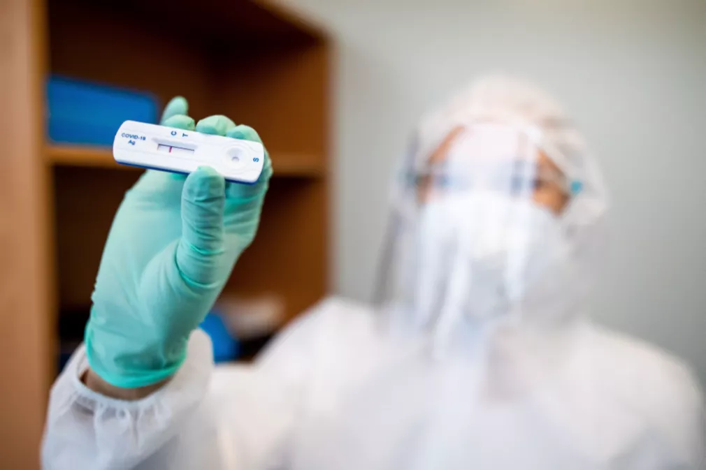 Lietuva tęsia pagalbą Ukrainai: siunčia milijoną greitųjų COVID-19 antigeno testų