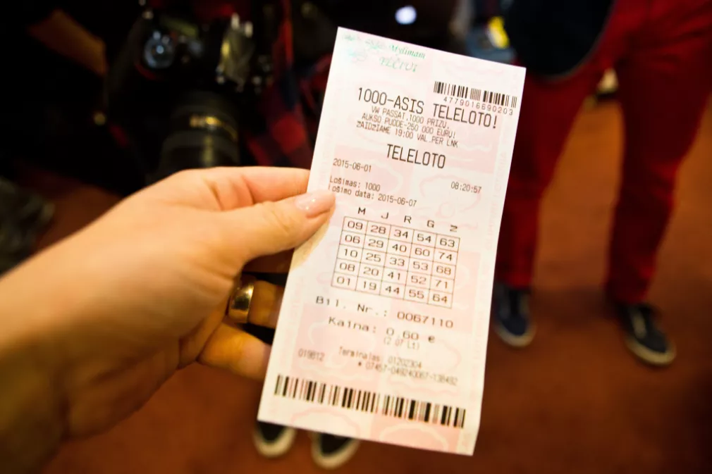 Seimas nustatė baudas už loterijos bilietų pardavimą nepilnamečiams