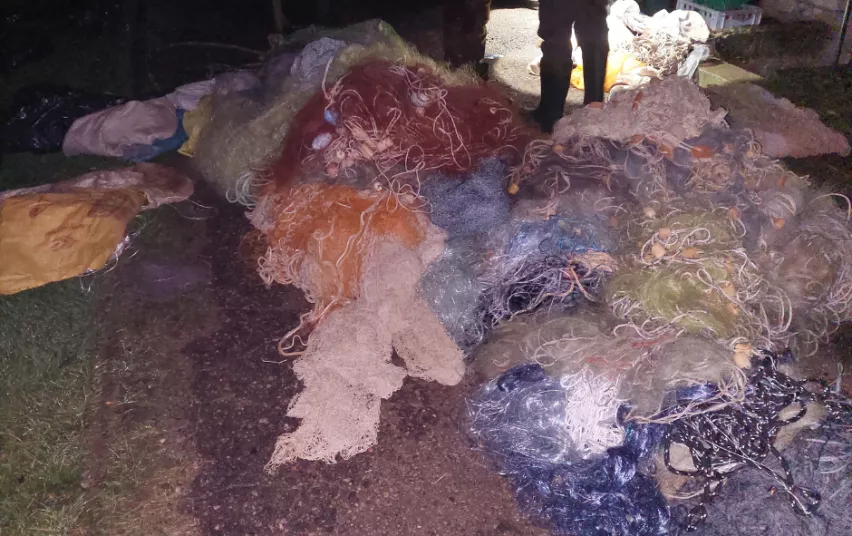 Brakonierių įžūlumas Lazdijų rajone: paimti 56 neleistini žvejybos įrankiai