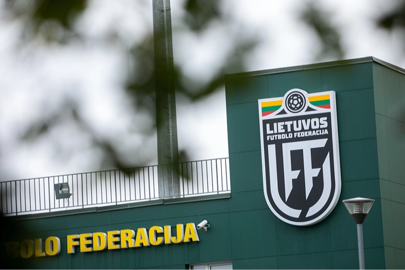 Futbolo federacija griebiasi įstatų keitimo: vadovai turės atitikti FIFA ir UEFA reikalavimus reputacijai