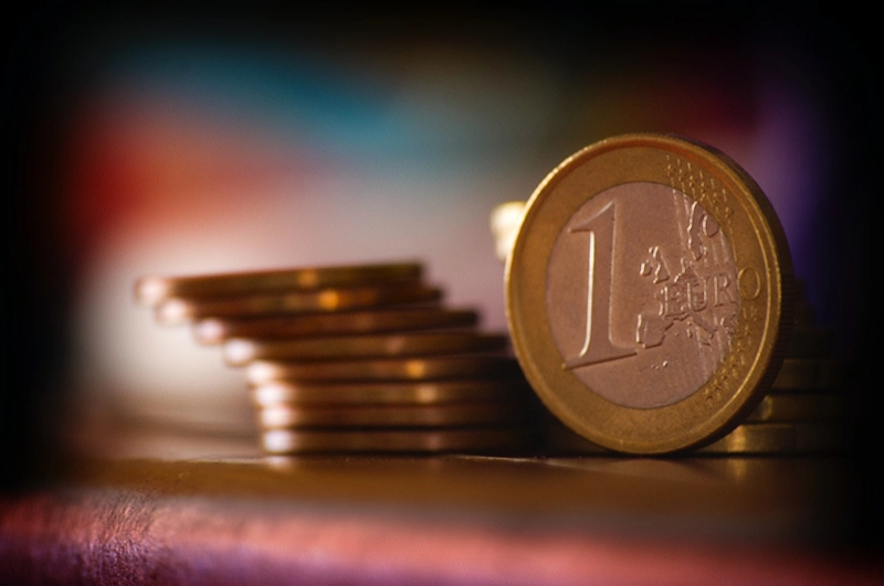 Finansų ministerijai numatant, kad recesijos išvengti pavyks, ekonomistai tokias prognozes vadina optimistinėmis