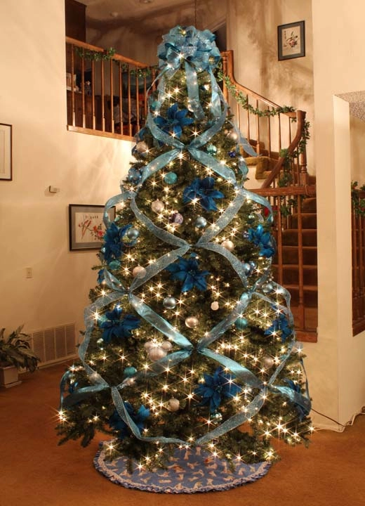 christmas-tree-ribbon-decor-top-10-christmas-decor.jpeg