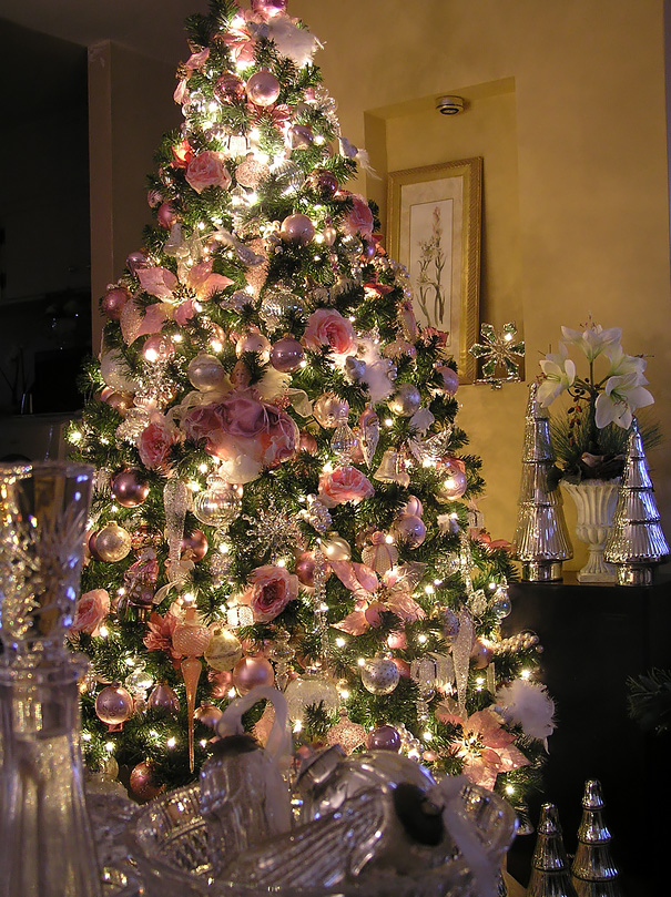 floral-christmas-tree-top-10-christmas-decoration.jpeg