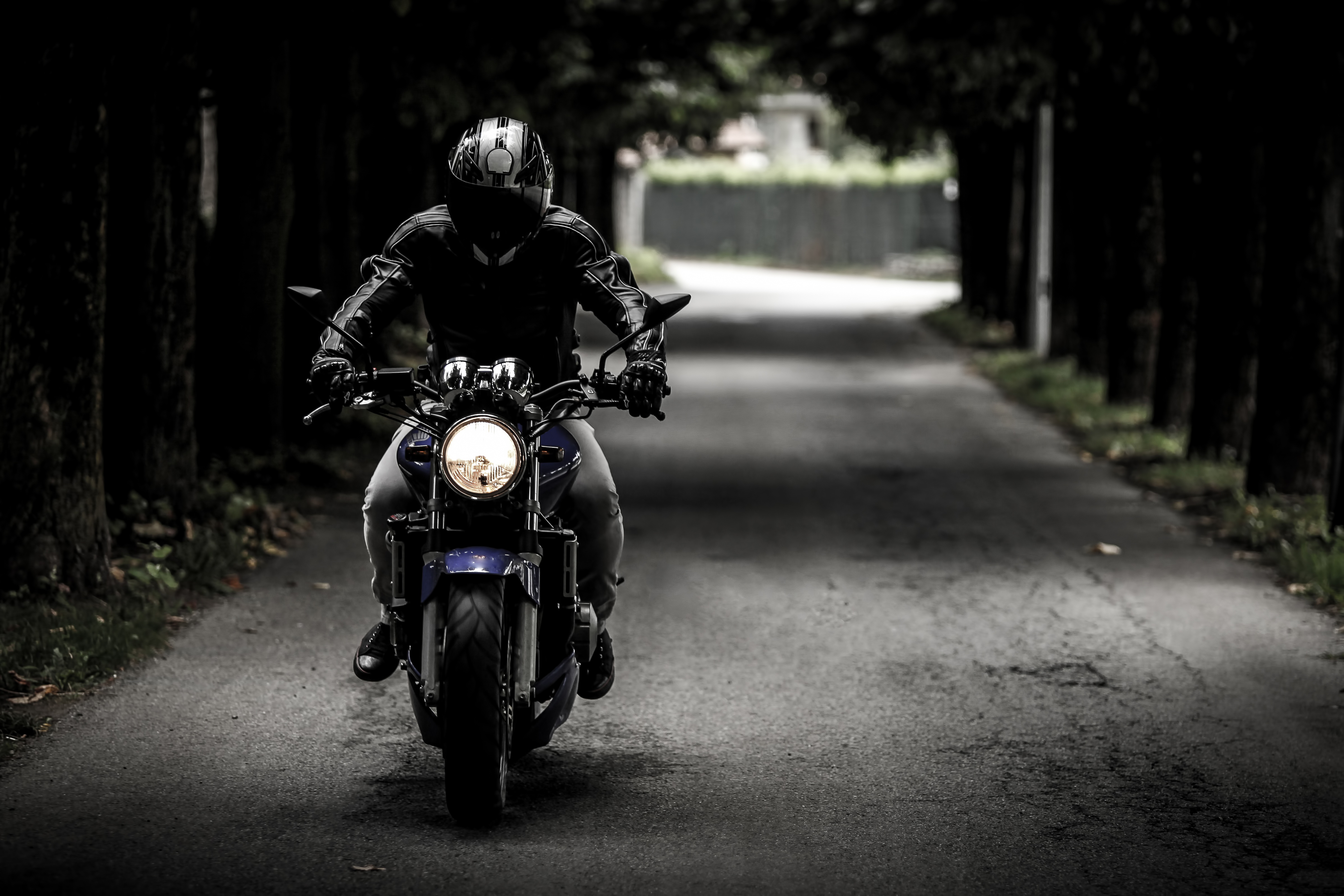 splitshire-nuotr-biker-407123.jpg