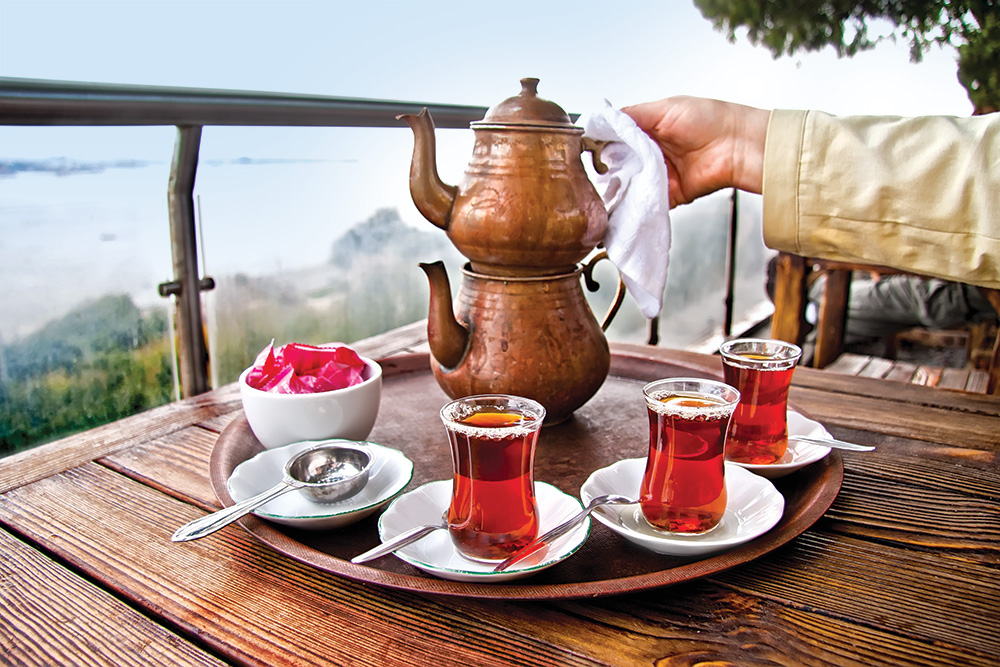 turkijoje-pasivaisinkite-tradicine-arbata.jpg
