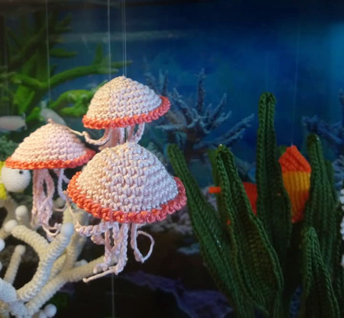crocheted-aquarium-lindadi-creations-5ebbfa15202b6-700.jpg