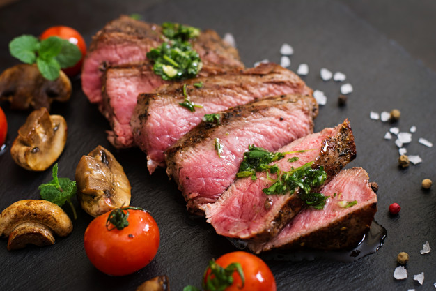 juicy-steak-medium-rare-beef-with-spices-grilled-vegetables-2829-18672.jpg