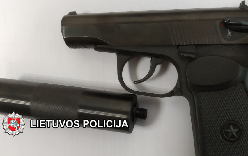 Zarasų rajone neblaivus vyriškis šaudė pistoletu