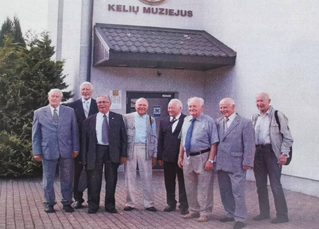kelininkai-senjorai-po-60-ies-metu-susitiko-keliu-muziejuje-pasnekovo-asmeninio-albumo-nuotr-1024x735.jpg