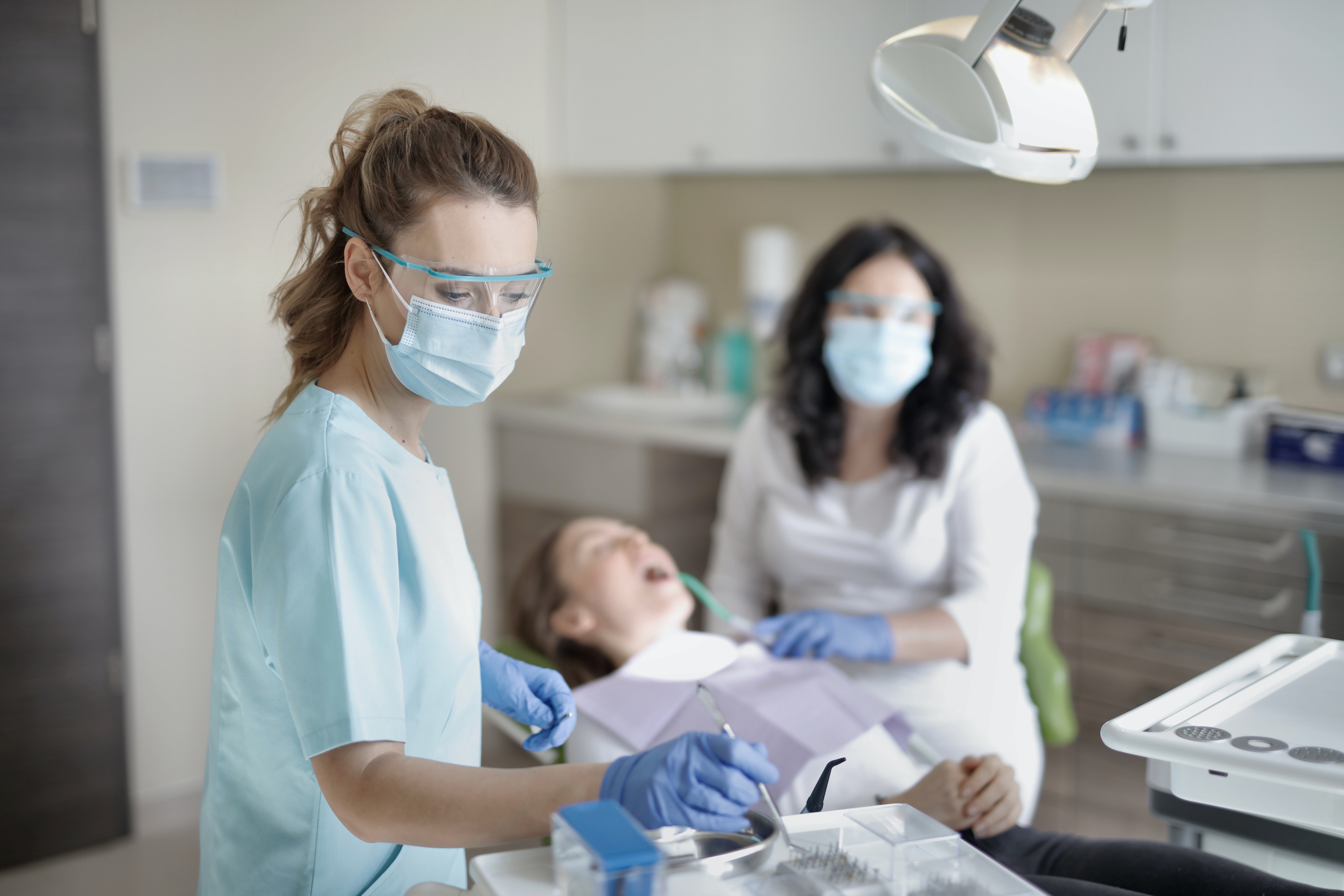 Kokybiška burnos higiena – bioplėvelės šalinimo procedūra