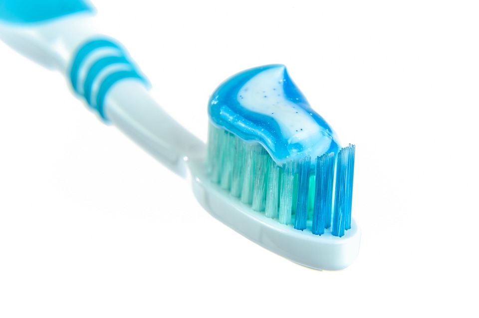Ar svarbus fluoro kiekis dantų pastoje?
