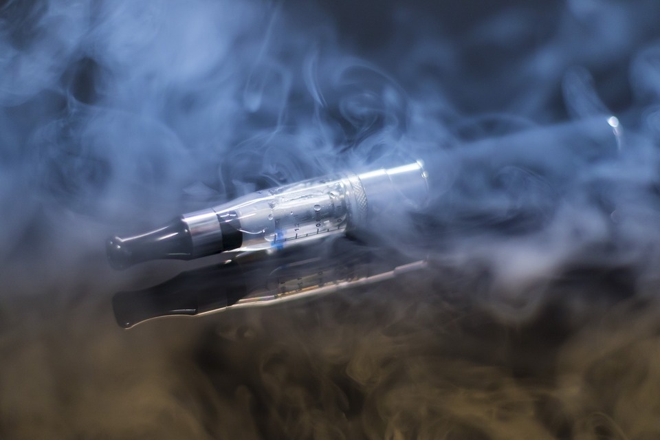 Seimas spręs, ar drausti elektronines cigaretes su įvairiais skoniais ir kvapais