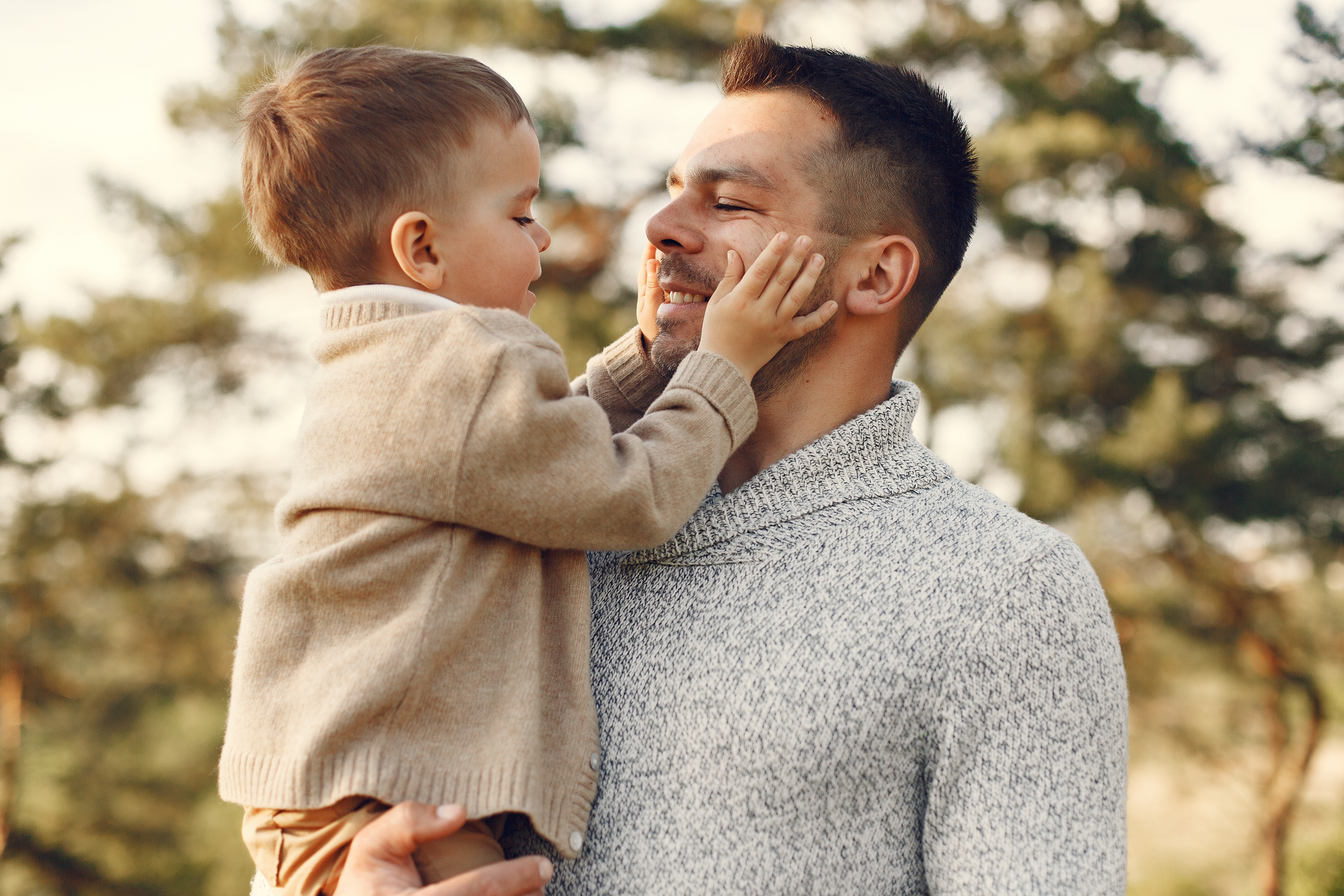 Nuo­šir­dūs san­ty­kiai su tė­čiu – ge­res­ni san­ty­kiai su ki­tais
