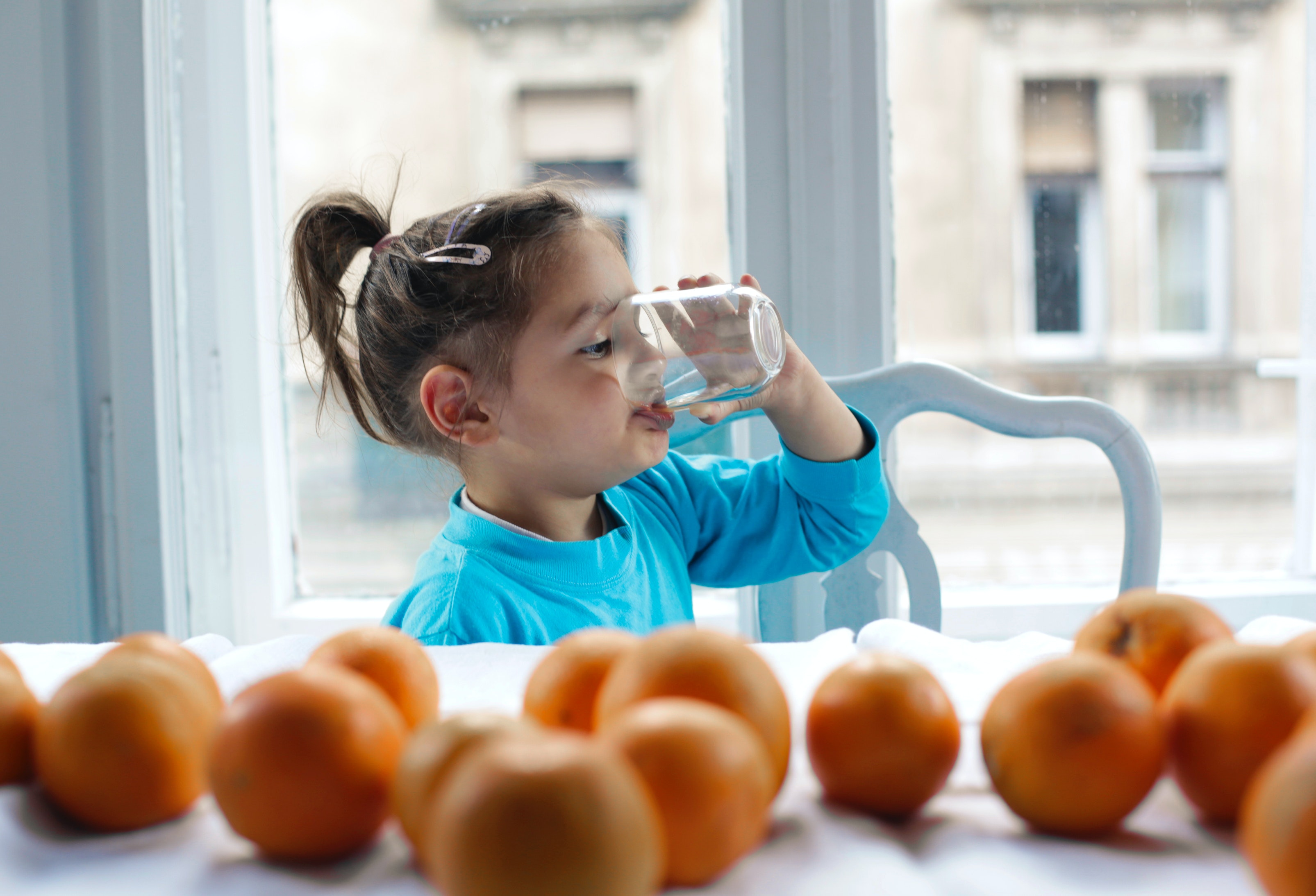 Vaikas negeria vandens? Gydytoja dietologė pasidalijo patarimais, kaip galima pakeisti vandens vartojimo įpročius